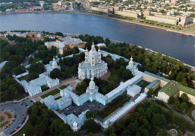 КОМПЛЕКС ЗДАНИЙ СМОЛЬНОГО